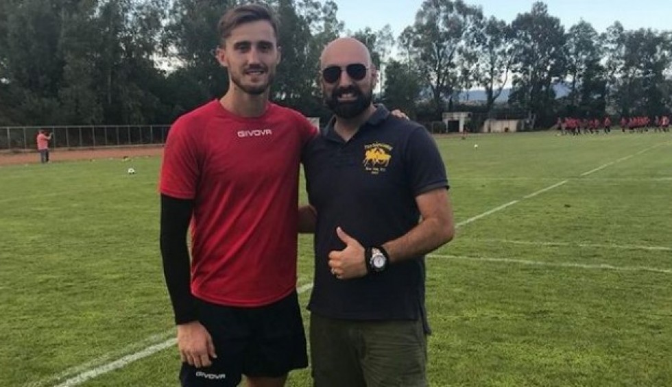 A generic square placeholder image with rounded corners in a figure.