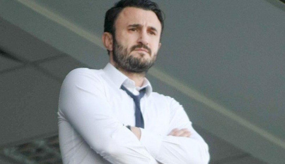 A generic square placeholder image with rounded corners in a figure.