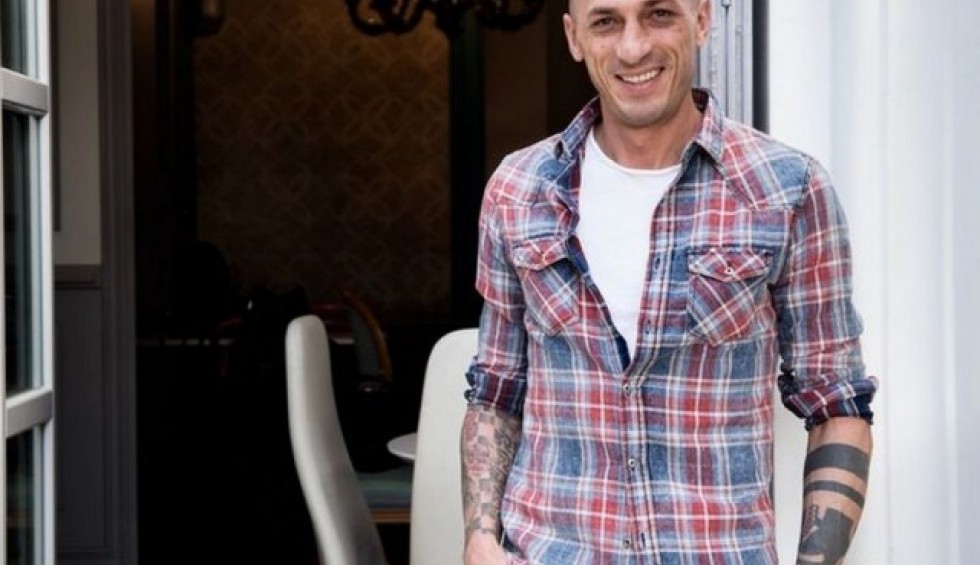 A generic square placeholder image with rounded corners in a figure.