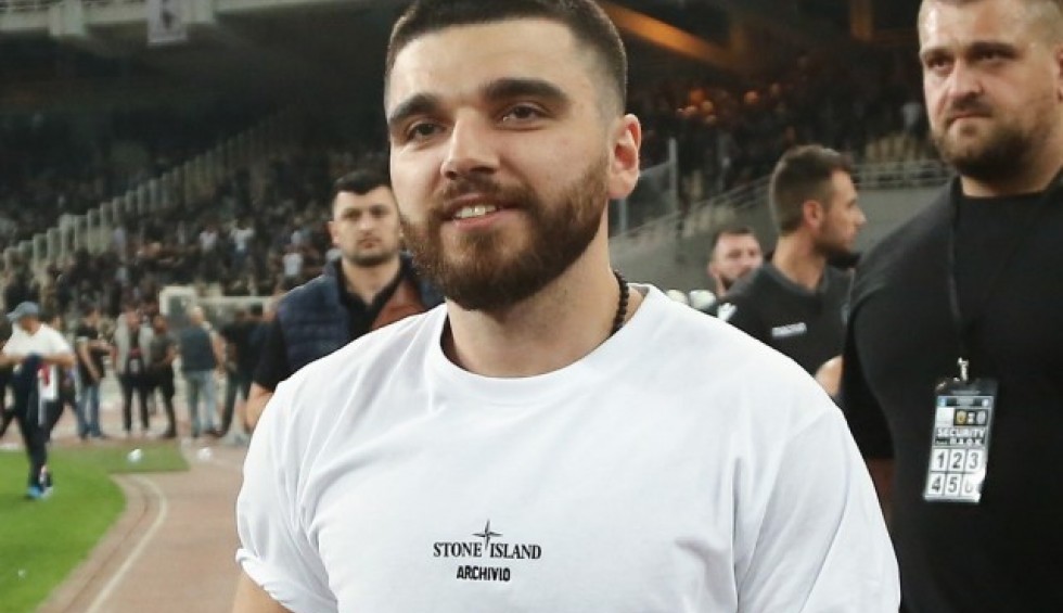 A generic square placeholder image with rounded corners in a figure.