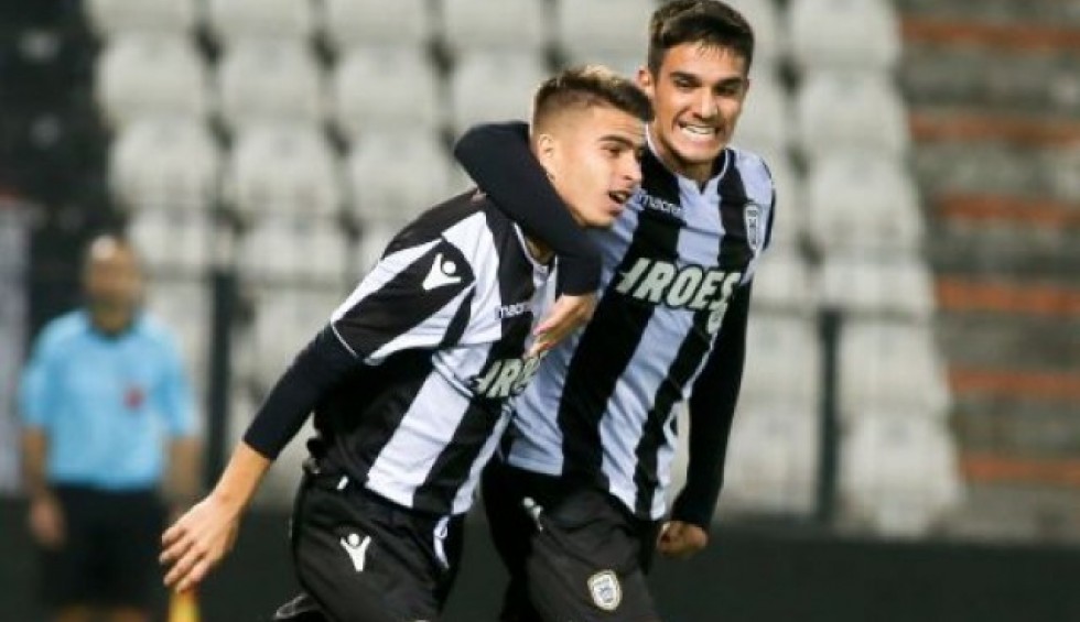 A generic square placeholder image with rounded corners in a figure.