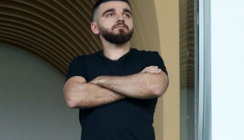 A generic square placeholder image with rounded corners in a figure.