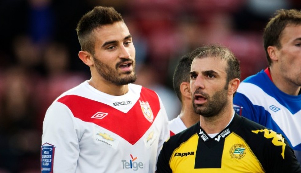 A generic square placeholder image with rounded corners in a figure.