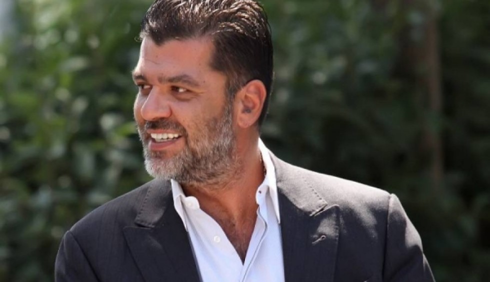 A generic square placeholder image with rounded corners in a figure.