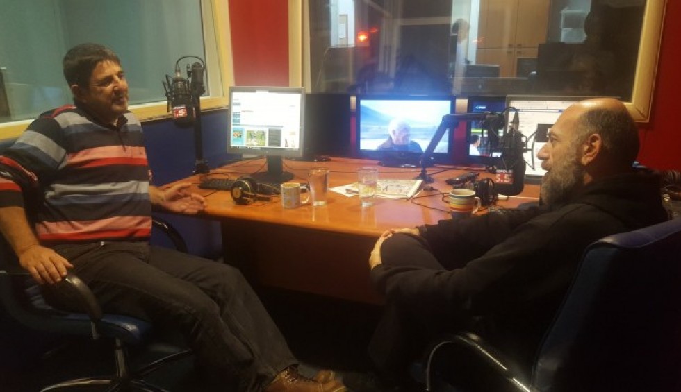 A generic square placeholder image with rounded corners in a figure.