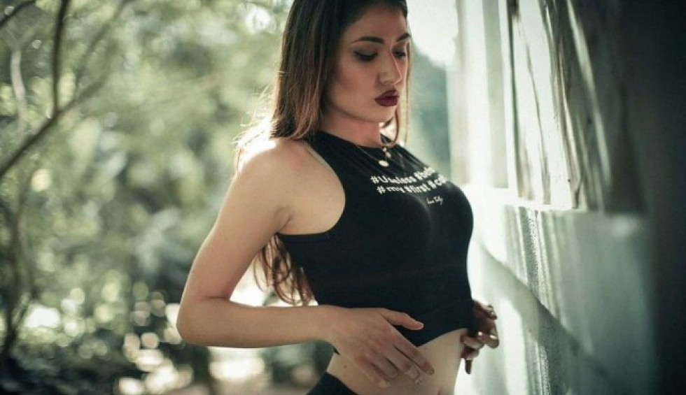 A generic square placeholder image with rounded corners in a figure.