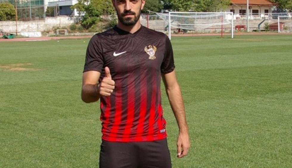 A generic square placeholder image with rounded corners in a figure.