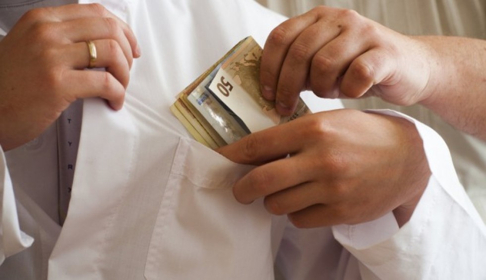 A generic square placeholder image with rounded corners in a figure.