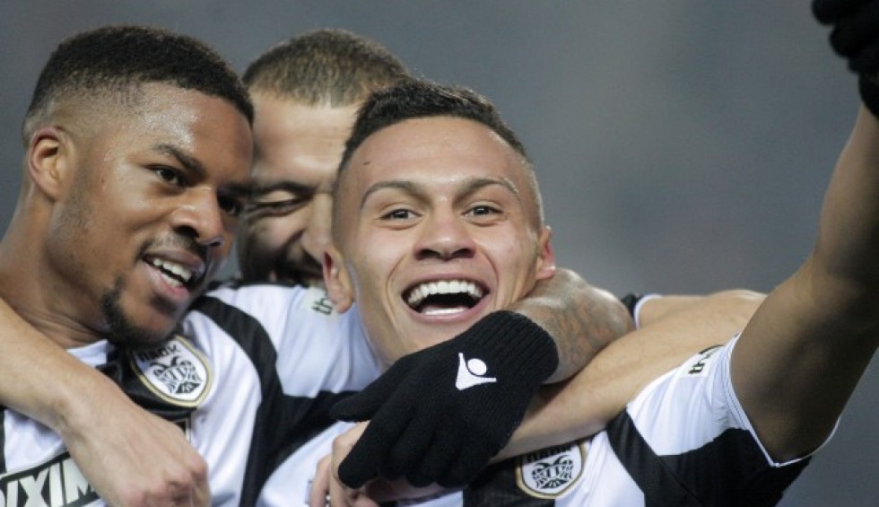 A generic square placeholder image with rounded corners in a figure.