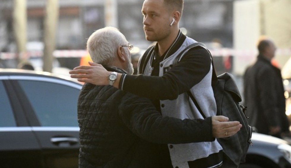 A generic square placeholder image with rounded corners in a figure.