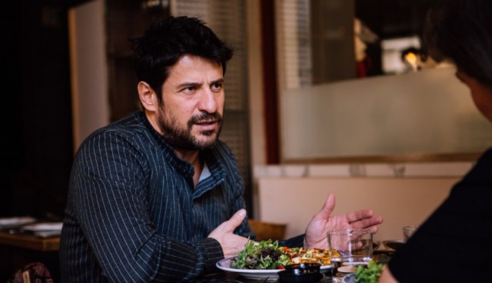 A generic square placeholder image with rounded corners in a figure.