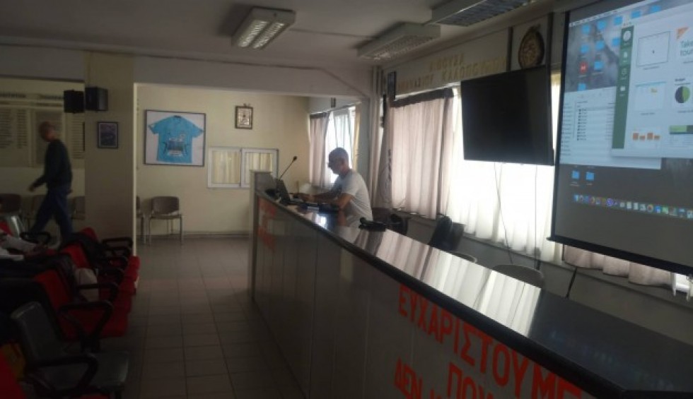 A generic square placeholder image with rounded corners in a figure.