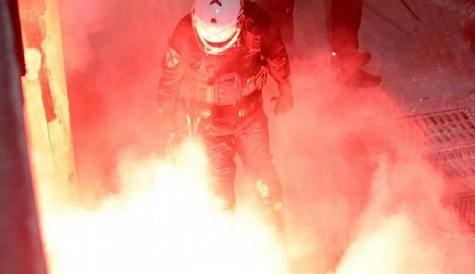 A generic square placeholder image with rounded corners in a figure.