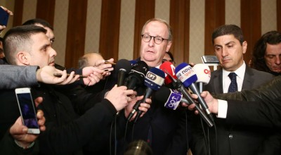 Χούμπελ: «Περισσότεροι ξένοι διαιτητές στα πλέι-οφ, νωρίτερα οι εκλογές»