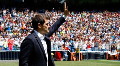 Χαμός με Κασίγιας και 20χρονη καλλονή