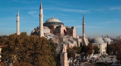 Κωνσταντινούπολη: Οι Τούρκοι προετοιμάζουν την Αγία Σοφία για τον πιθανό σεισμό