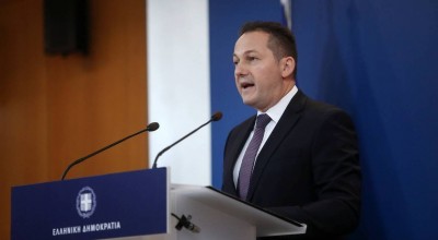 Πέτσας: «Προτεραιότητα να ανοίξουν τα σχολεία» - Τι λένε οι ειδικοί