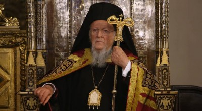 Πατριαρχείο: Στράβωσαν δύο μαχαίρια στην κοπή της βασιλόπιτας