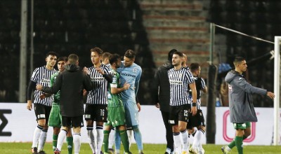 ΠΑΟΚ-Παναθηναϊκός: Οι αγκαλιές του Μαουρίσιο με τους πρώην συμπαίκτες του