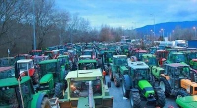 Θεσσαλονίκη: Συμβολικό κλείσιμο της Εθνικής Οδού από τους αγρότες της Χαλκηδόνας