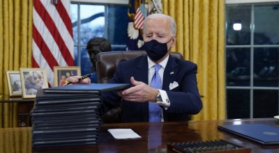 Δραματικό μήνυμα Μπάιντεν: «Θα έχουμε πάνω από 500.000 νεκρούς»