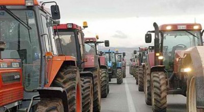 Θεσσαλονίκη: Κλιμακώνονται οι αγροτικές κινητοποιήσεις-Νέοι αποκλεισμοί