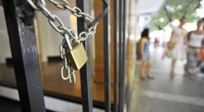 «Τσουνάμι» πτωχεύσων φέρνει η πανδημία στην Ελλάδα. Τι προβλέπει η ΕΚΤ