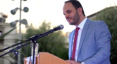 Δαρδαμανέλης: «Θα μοιάζει με beach bar η πλαζ Αρετσούς» - Τι απαντά για την αύξηση των τιμών