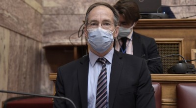 Μαυρωτάς: «Μόνο εμβολιασμένοι για μεγαλύτερη ασφάλεια και... κίνητρο»