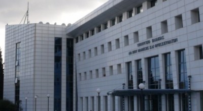 Υπουργείο Παιδείας: Διαμαρτυρία φοιτητών με... αντίσκηνα (vid)