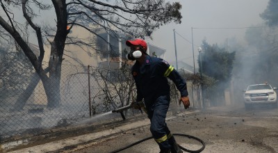 Κορινθιακός Κόλπος: Αναγκαστική προσθαλάσσωση πυροσβεστικού αεροσκάφους (vid)