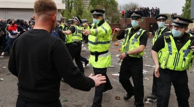 Οικογένειες Τούρκων «πιάστηκαν στα χέρια» κρατώντας σούβλες (vid)