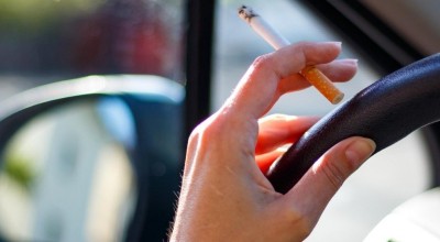 Pouches νικοτίνης: Εναλλακτική για καπνιστές και πρόκληση για τη δημόσια υγεία