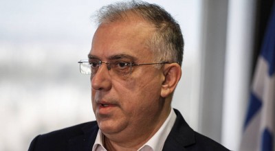 Επίθεση με πέτρες και μπογιές στο γραφείο του Τάκη Θεοδωρικάκου