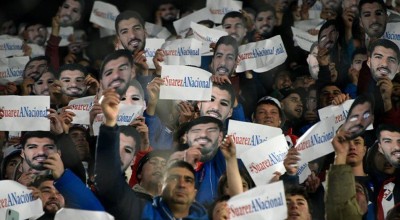 Σουάρεζ: Μάσκες με το πρόσωπό του φόρεσε όλο το γήπεδο της Νασιονάλ