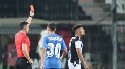 Δύο κόκκινες σε 9 λεπτά για τον ΠΑΟΚ, αποβλήθηκαν Αουγκούστο και Βιεϊρίνια