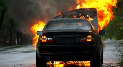 Έδεσσα: Κάηκαν αυτοκίνητα και μοτοσυκλέτες σε συνεργείο από πυρκαγιά