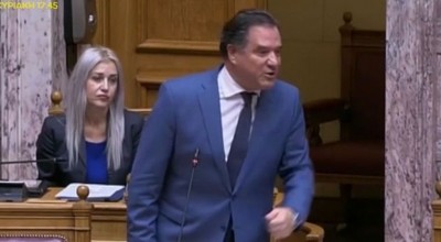 Επίσκεψη Άδωνι Γεωργιάδη στο Νοσοκομείο της Χίου και... αποδοκιμασίες: «Μας διαλύσατε...»