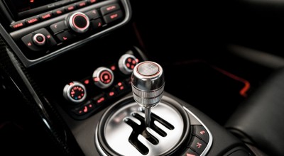 Ταχύτητα ή νεκρά στην κατηφόρα; Τι απαντούν οι ειδικοί