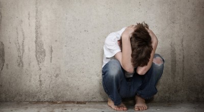 Σεξουαλική κακοποίηση με θύτες παιδιά: Ποια ύποπτα σημάδια πρέπει να προσέξουν οι γονείς