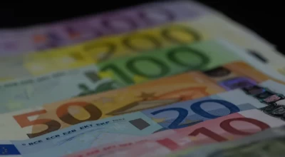 Κάργα λεφτά: Ποιες αυξήσεις έρχονται σε μισθούς και συντάξεις