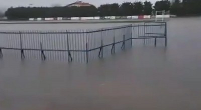 «Το νερό στο γήπεδο του Αλμωπού έφτασε τα 4,5 μέτρα, έγιναν καταστροφές»