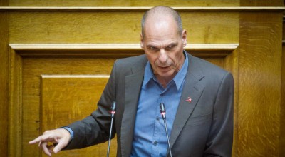 Πρώην υπουργός ΣΥΡΙΖΑ για επίθεση σε Βαρουφάκη: «Μήπως προκαλούσε για να φάει ξύλο;»
