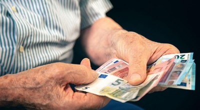 Συντάξεις: Σε μεταβατικό καθεστώς οι 55άρηδες–Ποιοι κινδυνεύουν με αύξηση ορίων ηλικίας από το 2027