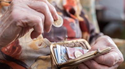 Αύξηση στα 300€ για συνταξιούχους: Διεύρυνση δικαιούχων και μόνιμος χαρακτήρας στην ενίσχυση