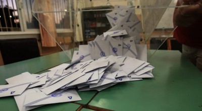 Δημοσκόπηση Opinion Poll: «Ψαλίδισε» τη διαφορά το ΠΑΣΟΚ-Ποια η διαφορά με τη ΝΔ