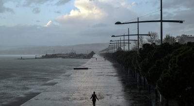 Χθες... καλοκαίρι, σήμερα βουτιά της θερμοκρασίας και χιονοπτώσεις - Αν αυτό δεν είναι συνέπεια της κλιματικής αλλαγής, τι είναι;