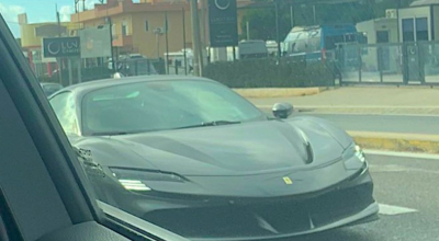 Ποιος είναι ο εφοπλιστής που κυκλοφορεί στα στενά της Αθήνας με Ferrari των 700.000 ευρώ;