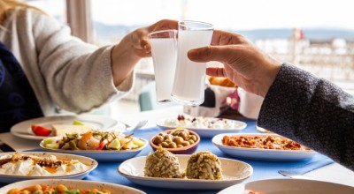 Ηράκλειο: Γερμανός τουρίστας ήπιε 8 καραφάκια ούζο και ξέχασε τον 9χρονο γιο του