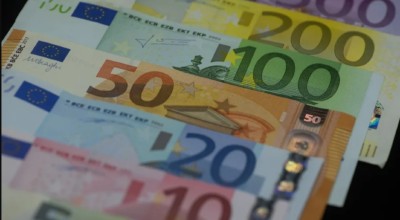 Αργίες Χριστουγέννων και Πρωτοχρονιάς-Πώς υπολογίζονται οι αμοιβές των εργαζομένων